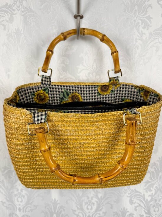 Unbranded Handbags - Vintage small straw purse with sunflower patterned lining and bamboo handles.